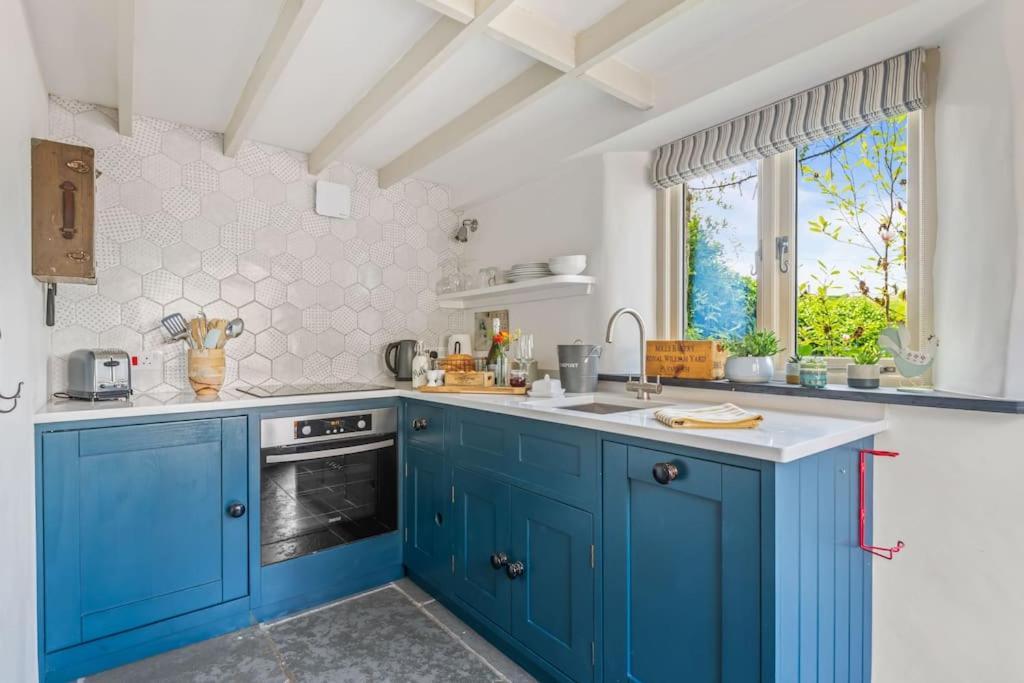 Luxury Self-Contained Cottage For Two With Hot Tub Staverton  Exterior photo
